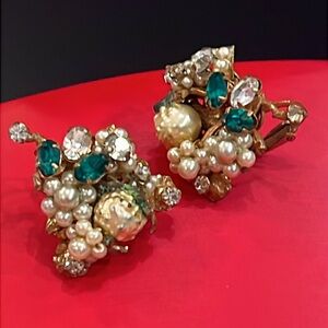 Vintage Earrings by Robert. Faux Pearls, Emerald &!Clear rhinestones. Gold Tone